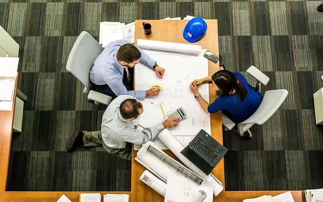 10 Astuces Pratiques pour Réussir vos Rencontres Professionnelles